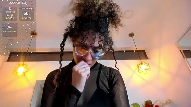 Hanna Cornee  online show from February 20, 12:51 pm