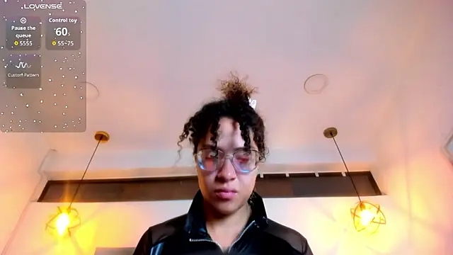 Hanna Cornee  online show from February 23, 12:17 pm