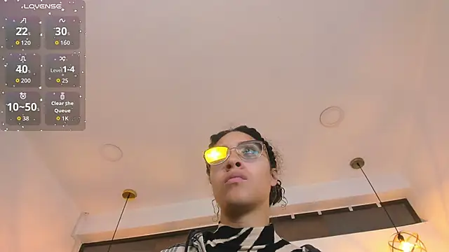 Hanna Cornee  online show from January 14, 1:59 pm