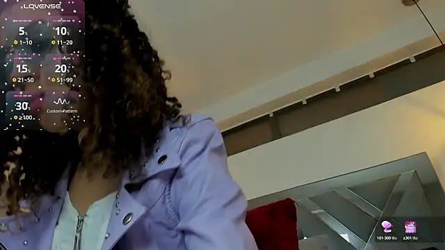 Hanna Cornee  online show from December 5, 12:15 pm