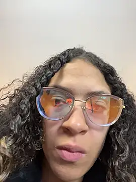 Hanna Cornee  online show from November 30, 1:12 pm