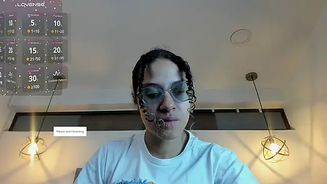 Hanna Cornee  online show from November 5, 2:09 pm