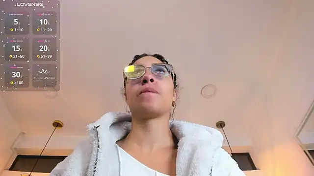 Hanna Cornee  online show from January 8, 12:44 pm