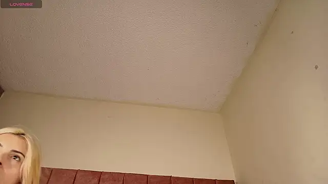 Barbiie 98 online show from December 14, 11:32 pm