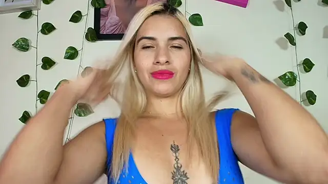 Snapshot of Barbiie_98 chatting on May 9, 8:23 pm Barbiie 98 online show from May 9, 8:23 pm