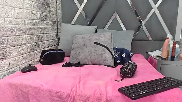 Snapshot of YanetRose chatting on October 27, 3:07 am YanetRose online show from October 27, 3:07 am