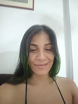 Snapshot of Chloe_paytone chatting on July 8, 6:14 am Chloe paytone online show from July 8, 6:14 am