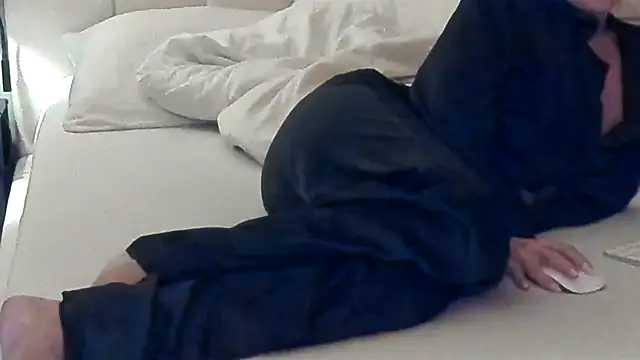 simonacavali online show from February 14, 11:49 pm