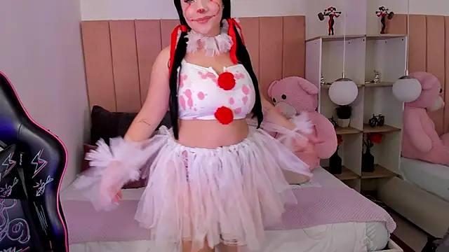 cloe weiss online show from October 31, 1:19 pm