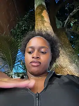 Snapshot of darle_volant chatting on July 17, 11:35 pm darle volant online show from July 17, 11:35 pm