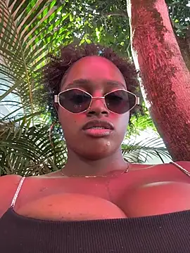 Snapshot of darle_volant chatting on June 20, 10:15 pm darle volant online show from June 20, 10:15 pm