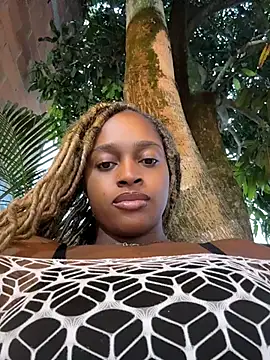 Snapshot of darle_volant chatting on July 9, 11:04 pm darle volant online show from July 9, 11:04 pm