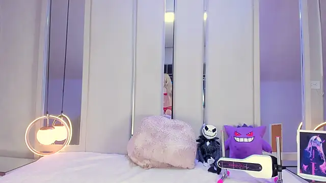 VesperVelvet online show from December 18, 9:07 pm