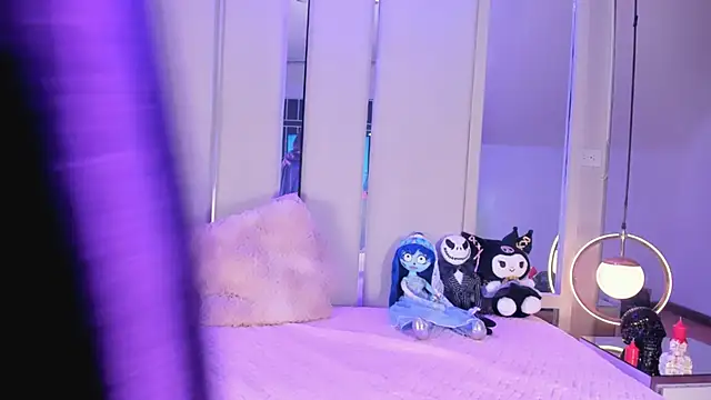 VesperVelvet online show from October 4, 8:54 pm