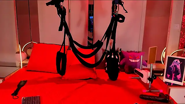 VesperVelvet online show from February 12, 9:03 pm