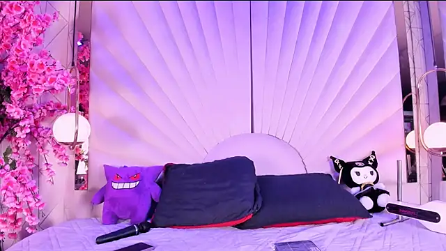 VesperVelvet online show from May 25, 5:18 am