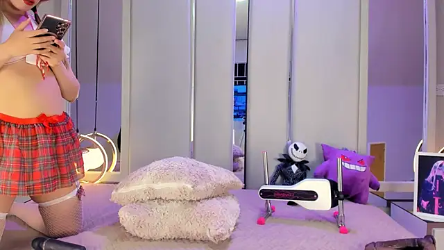 VesperVelvet online show from November 20, 8:53 pm