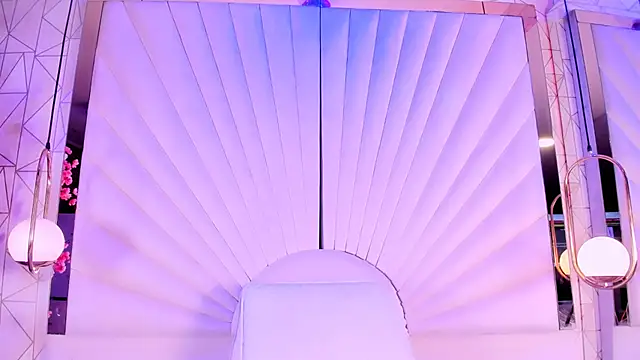 VesperVelvet online show from June 28, 5:14 am