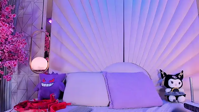 VesperVelvet online show from April 21, 4:52 am