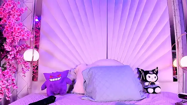 VesperVelvet online show from May 23, 5:39 am