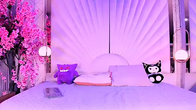 VesperVelvet online show from May 24, 5:18 am