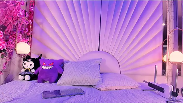 VesperVelvet online show from May 11, 5:20 am