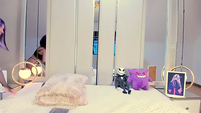 VesperVelvet online show from September 18, 8:23 pm