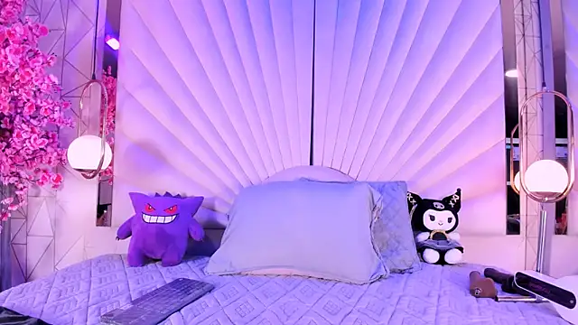 VesperVelvet online show from May 17, 5:18 am