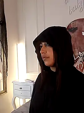 Kaylachannell online show from October 24, 4:11 am