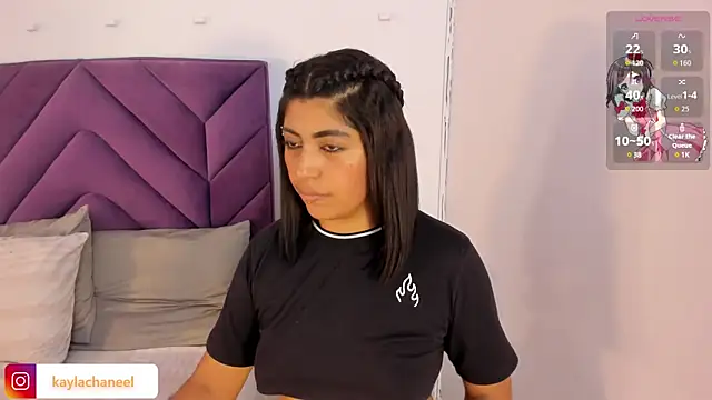 Kaylachannell online show from April 11, 2:52 am