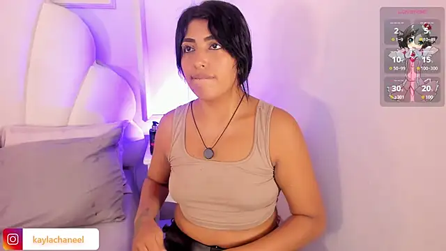 Kaylachannell online show from May 29, 10:38 pm