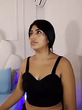 Kaylachannell online show from May 18, 3:39 am