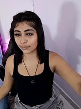 Kaylachannell online show from April 1, 3:19 am