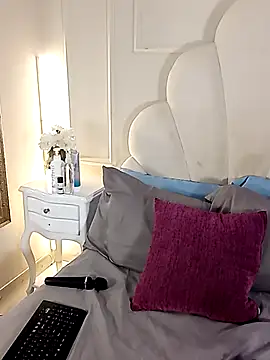 Kaylachannell online show from January 19, 3:43 am