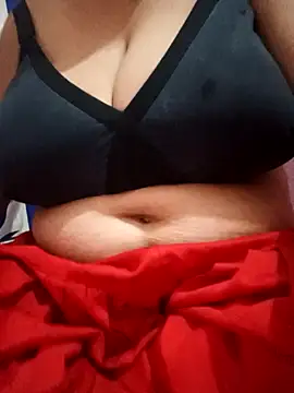 Snapshot of chocobbsneha567 chatting on October 6, 1:18 am chocobbsneha567 online show from October 6, 1:18 am