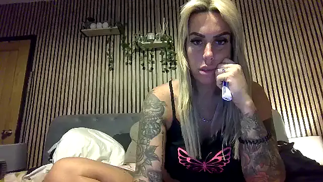 poppyinga1 online show from February 13, 1:05 am