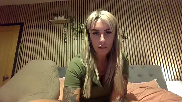 poppyinga1 online show from March 6, 8:37 pm