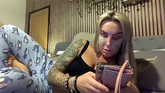 poppyinga1 online show from February 21, 10:01 pm