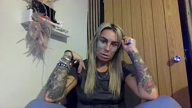 poppyinga1 online show from February 23, 4:51 pm