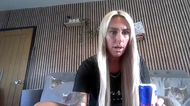 poppyinga1 online show from March 19, 1:22 pm