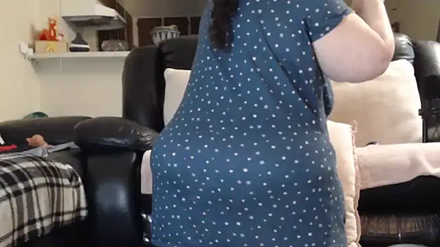 Snapshot of Juicy_Julie469 chatting on July 18, 2:58 pm Juicy Julie469 online show from July 18, 2:58 pm