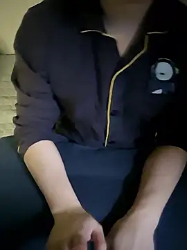 111owo111 online show from March 18, 3:57 pm