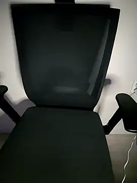 111owo111 online show from November 14, 1:59 pm