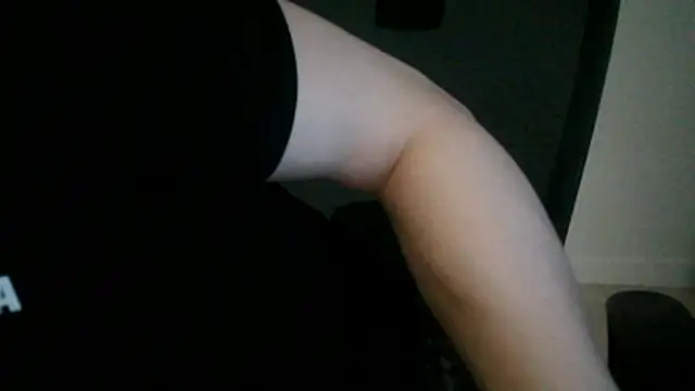 111owo111 online show from April 15, 12:32 pm