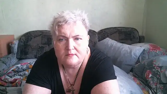Snapshot of Lana555 chatting on June 10, 9:21 am Lana555 online show from June 10, 9:21 am