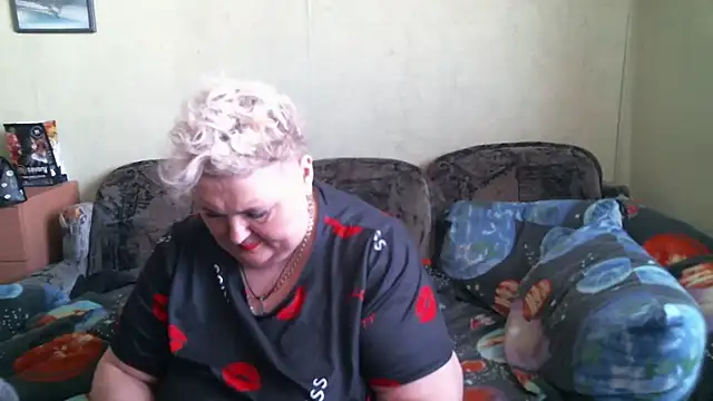 Snapshot of Lana555 chatting on September 25, 9:37 am Lana555 online show from September 25, 9:37 am