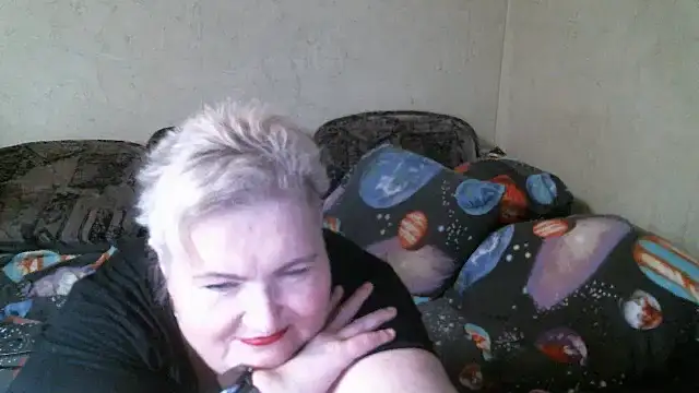 Snapshot of Lana555 chatting on June 11, 9:45 pm Lana555 online show from June 11, 9:45 pm