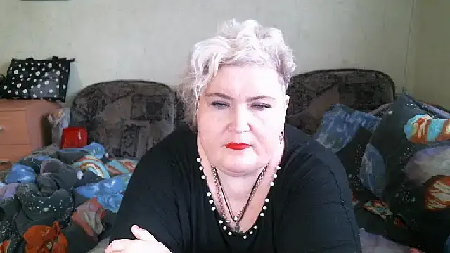 Snapshot of Lana555 chatting on October 10, 11:44 am Lana555 online show from October 10, 11:44 am