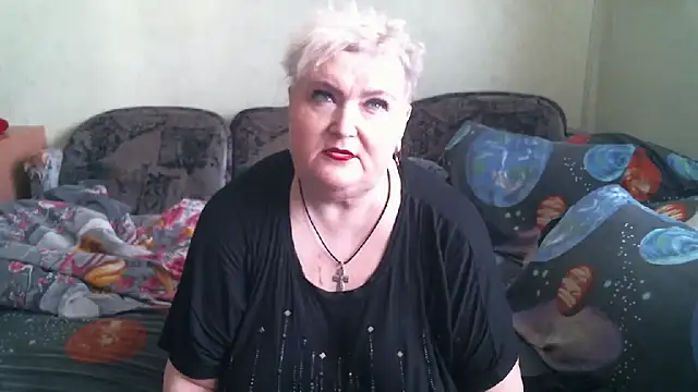 Snapshot of Lana555 chatting on July 17, 8:00 am Lana555 online show from July 17, 8:00 am