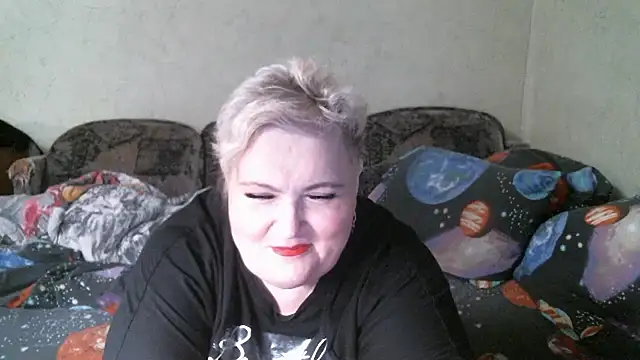 Snapshot of Lana555 chatting on June 18, 9:20 pm Lana555 online show from June 18, 9:20 pm